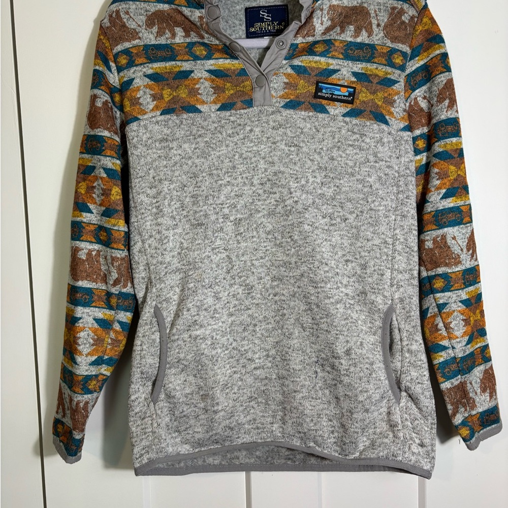 Simply Southern 1/4 Button Pullover Grey‎ Sweater With Bear Design Size Small